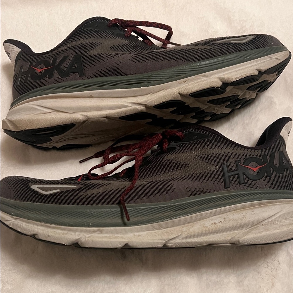 Hoka - Picture 2 of 7
